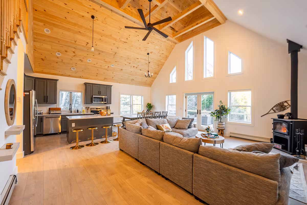 Close to Mountain • Hot Tubs | Saunas | Movie Room